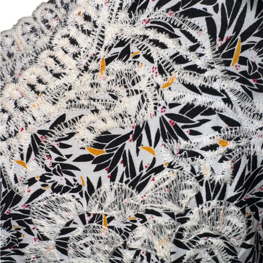 Solitaire Embroidered Leaf Pattern Blouse - image 4